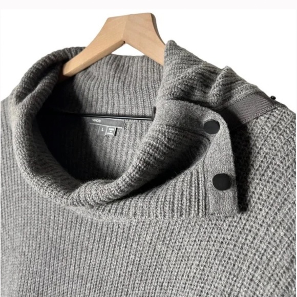 VINCE Oversized Turtleneck Wool/Yak Blend Sweater in Heather Gray NWOT/sz: XS - Picture 11 of 14